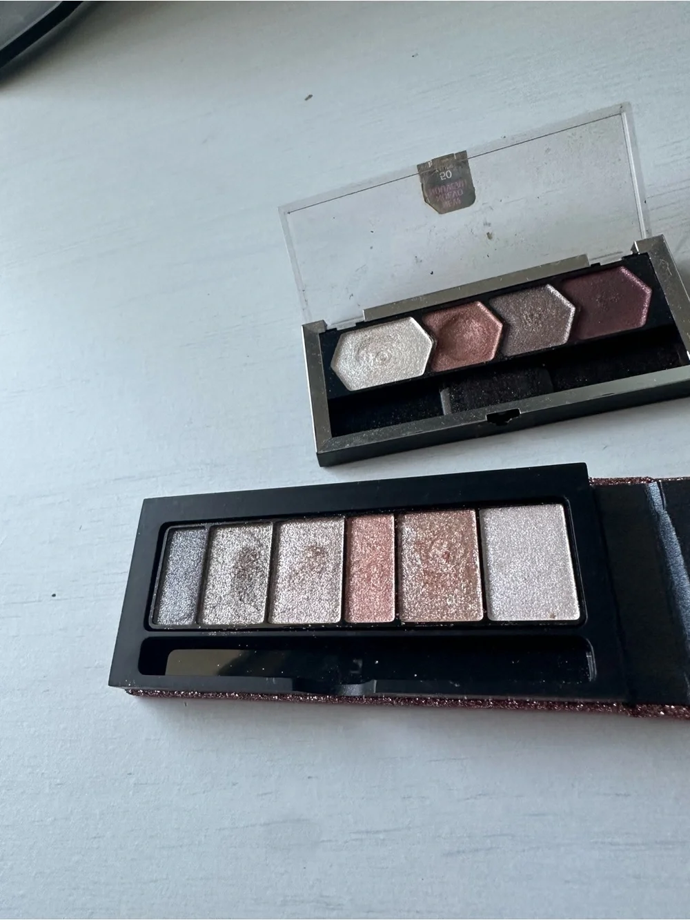 LIGHTLY SWATCHED - SET OF 3 EYESHADOWS